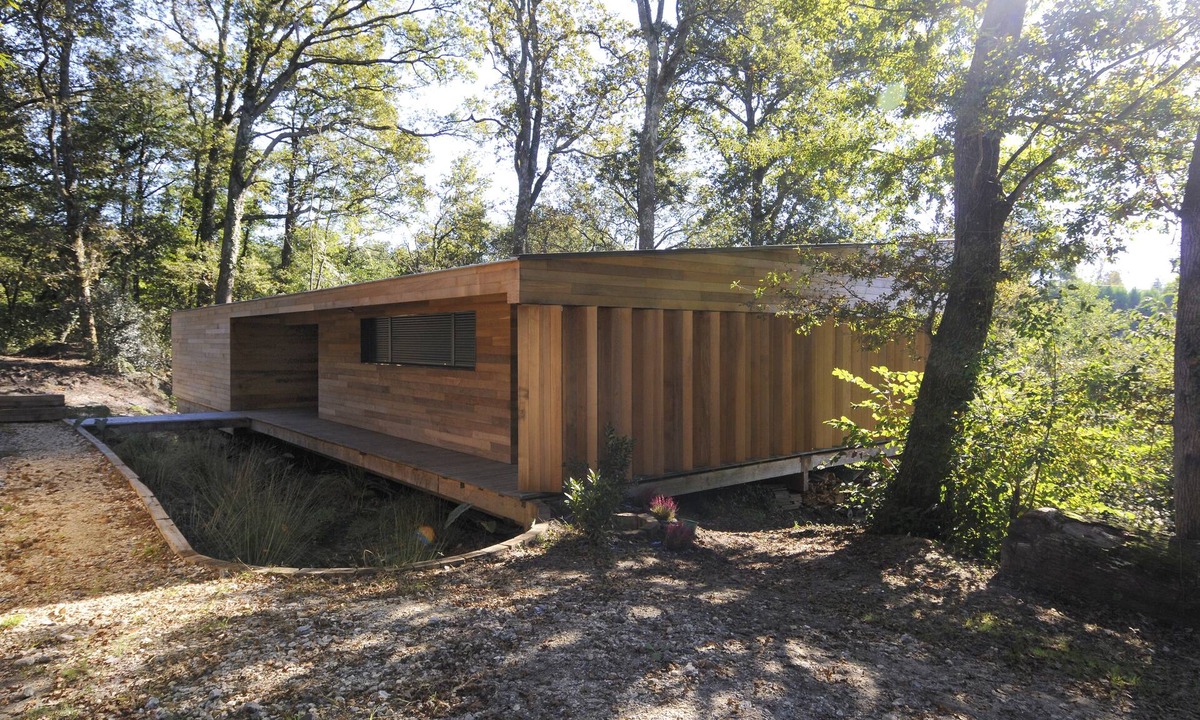 Soustons Villa | Villa/wooden house in the forest/Beaches 5km away - air-conditioned - sleeps 8/Spa pool