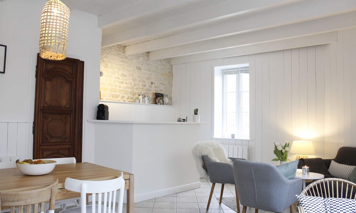 La Flotte House | Village house with outdoor spaces including terrace with sea view-Parking (*)