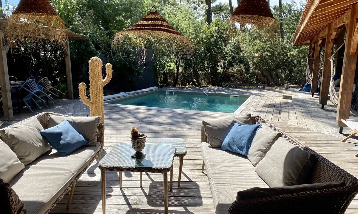 Piraillan Villa | VILLAVI ! a charming wooden villa on the heights of Piraillan