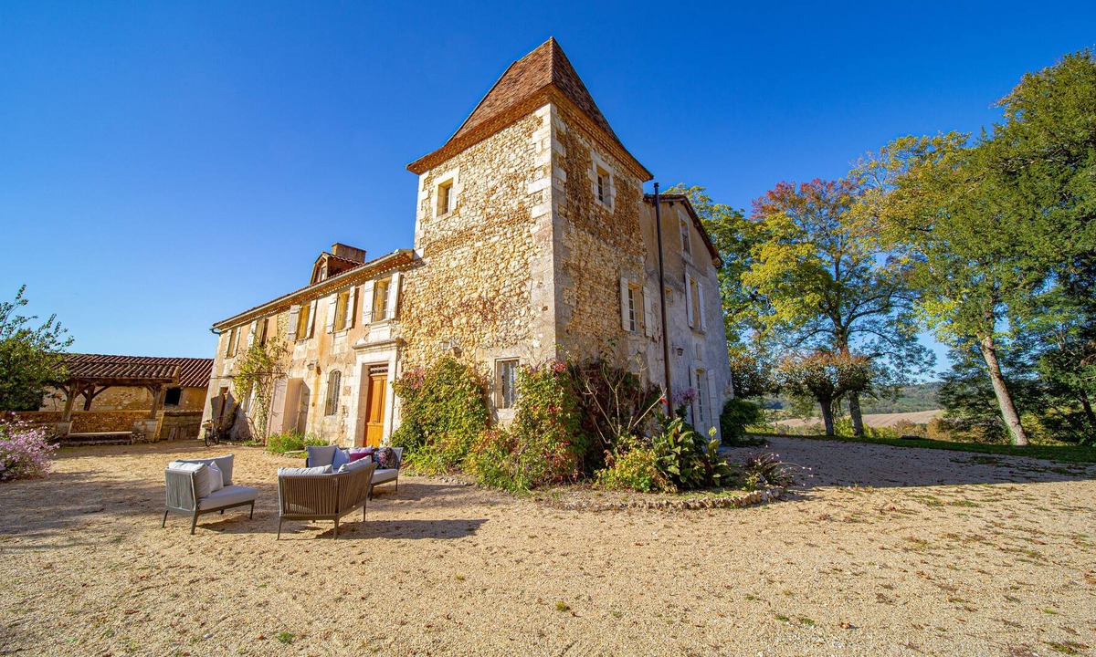 Manzac-sur-Vern Cottage | Welcome at Manoir de Dives