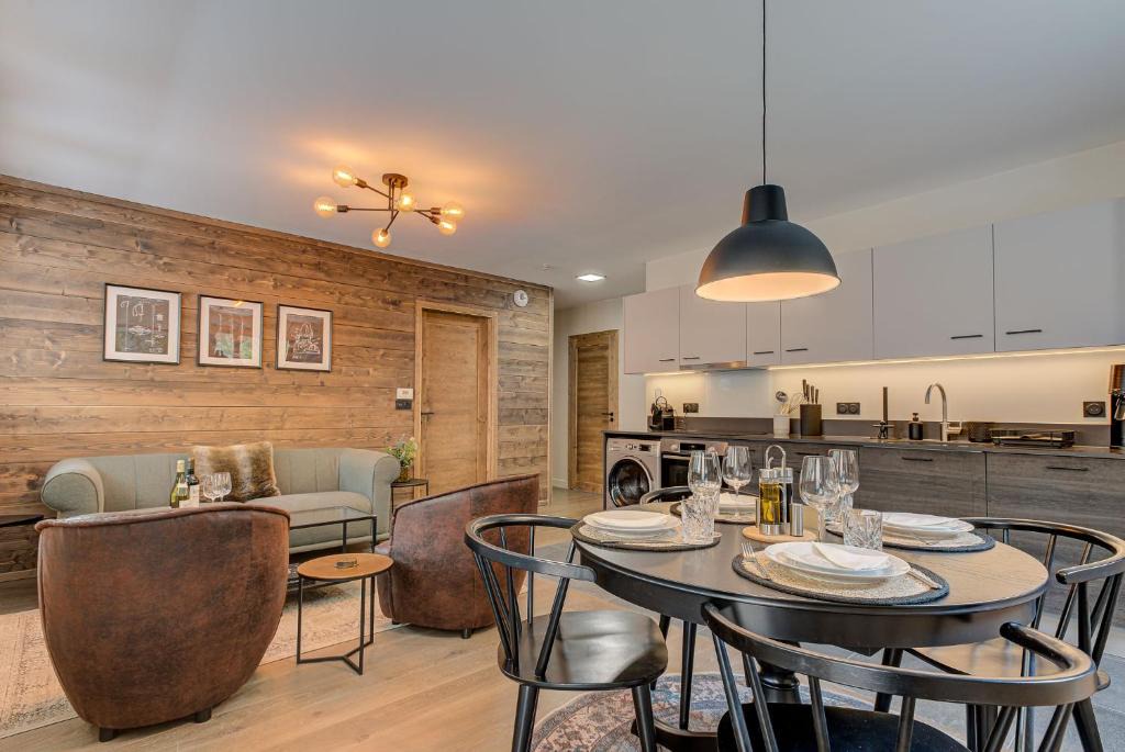 La Coquille Apartment | White Pearl A02 - Alpes Travel - Chamonix - Sleeps 4