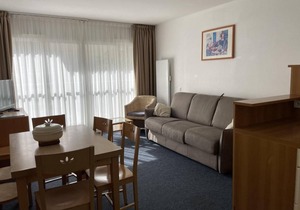 150m from ski slopes, 1st floor, view ski slopes, fitness, swimming pool, sauna, tv, ski locker