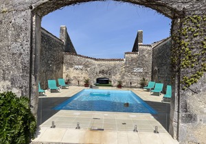1854 Chassors- Charente gîte - 4*- heated pool & Jacuzzi, amazing facilities