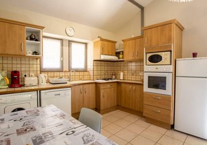 2-bed house near Sarlat, terrace and nature, perfect for families