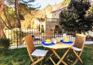260 M2 STONE HOUSE BETWEEN AIX-EN-PROVENCE AND LUBERON, NATURAL POOL