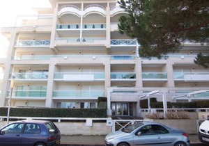 3-Bedroom Apartment Downtown Arcachon, Terrace, Parking, WIFI