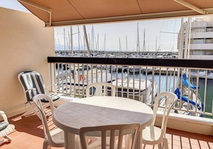 3-star 1-BR apartment in La Favière with pool and parking