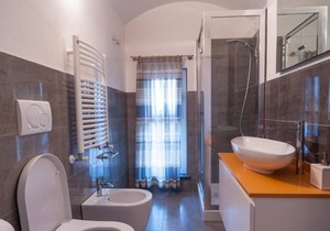 4th Floor Apartment just minutes from the beach