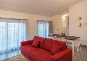 4th Floor Apartment just minutes from the beach