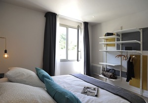 APARTMENT - CHARM AND COMFORT - WITH TERRACE IN RESIDENCE IN QUIET JONZAC