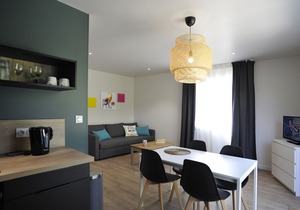 APARTMENT - CHARM AND COMFORT - WITH TERRACE IN RESIDENCE IN QUIET JONZAC