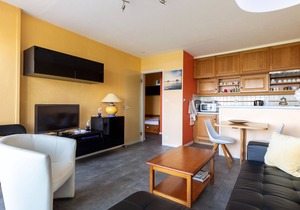 Apartment for 4, close to beach, balcony with ocean view