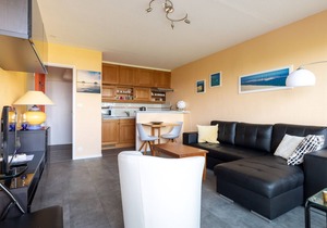 Apartment for 4, close to beach, balcony with ocean view