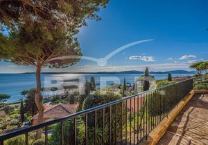 Apartment in Sainte-Maxime with panoramic sea view, swimming pool and private beach access