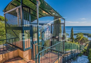 Apartment in Sainte-Maxime with panoramic sea view, swimming pool and private beach access