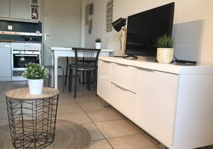 Apartment in the heart of the village 100 m from the beach with parking