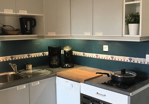 Apartment in the heart of the village 100 m from the beach with parking