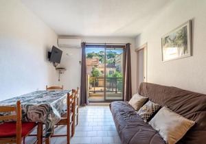 Apartment Saint James-3 by Interhome