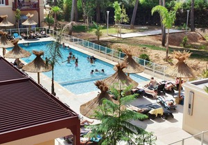 Apartment with balcony/terrace, near beach
