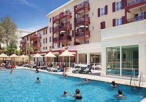 Apartment with balcony/terrace, near beach