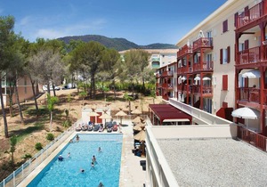 Apartment with balcony/terrace, near beach