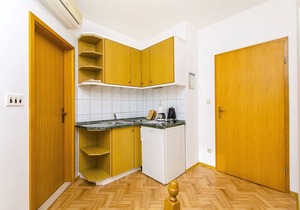 Apartments and Rooms Iva (47621-A9) - Trogir