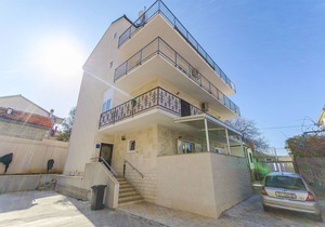 Apartments and Rooms Iva (47621-A11) - Trogir