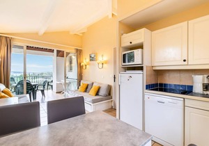 Apartments in the Restanques of the Gulf of St Tropez - maeva Home - Apartment with vegetation view 7 People - Selection