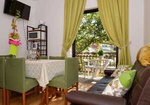 Apartments Mira (25051-A2) - Trogir