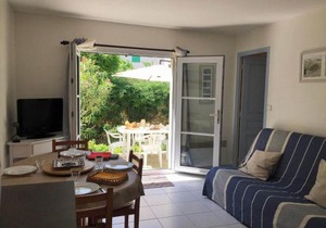 Appartement avec Terrasse Arborée à Saint-Martin-de-Ré, Proche Port et Commerces - FR-1-544-8