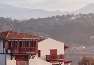 Appartement Confortable en Plein Centre de Saint-Jean-de-Luz, à Deux Pas de la Plage et des Commerces - FR-1-239-586