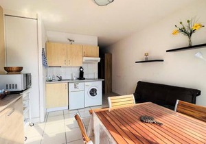 Appartement T1 Bis avec Terrasse et Piscine à Cambo-les-Bains, 1 Chambre, Parking Privé - FR-1-495-4