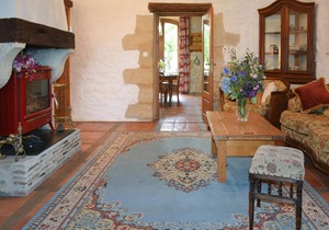 Are you dreaming of a peaceful vacation with French flair? Then this charming, spacious stone house