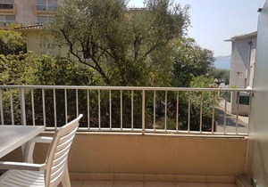 Beachfront City Center Apt - 2 Rooms, Balcony, A/C, WiFi, Close to Shops and Beach