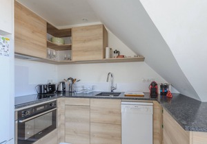 Beachfront T2 Apartment with Balcony, WiFi, Parking - Sleeps 4