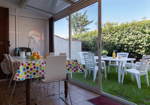 Beachfront Villa with Garden & Pool, 200m from Seignosse Beach