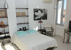Beautiful T2 apartment on 1st floor on the Port of La Londe Les Maures