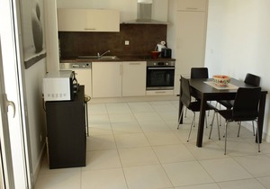 Beautiful T2 apartment on 1st floor on the Port of La Londe Les Maures
