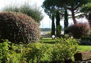 Charming studio for 2 people with terrace 100 meters from the sea and the beach