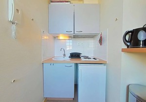 Charming 1BR Apt in Historic Building, Central La Rochelle, Near Old Port, Private Parking