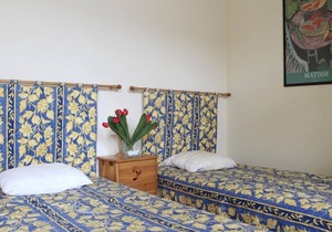 Charming 1BR Apt in Historic Building, Central La Rochelle, Near Old Port, Private Parking