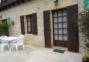 Charming Cottage Near Domme with Wifi, BBQ, and Stunning Views