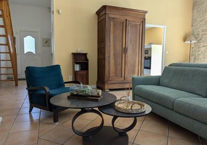 Charming Gîte with Shared Pool & Vineyard Views in Saint-Cybardeaux - Accessible & Family-Friendly