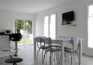 Charming House in Saint Denis d'Oléron - Sleeps 6 - Close to Beach & Marina