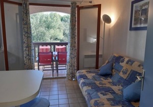 Charming studio 700 m from the center and close to the beach