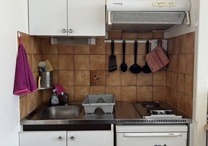 Charming Studio with Internet, Close to Spa & Downtown, Pets Allowed