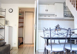 Charming T1 bis with Terrace & Pool in Saint-Martin-de-Ré, Sleeps 4