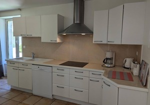 Charming Vineyard Cottage with Pool, Garden & Modern Amenities in Saint-Cybardeaux