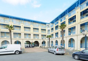 Châtelaillon-Plage: Sea view apartment for 2 with pool