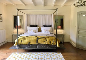 Chez Lussaud - 2 Boutique Gites with private hot tubs & a shared pool